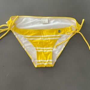 Gilly Hicks bikini bottoms size small